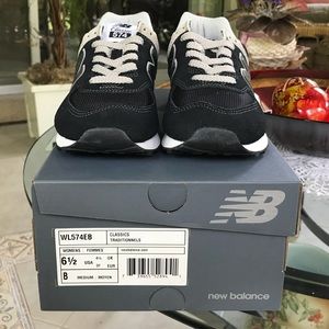 New Balance 574 Classic.